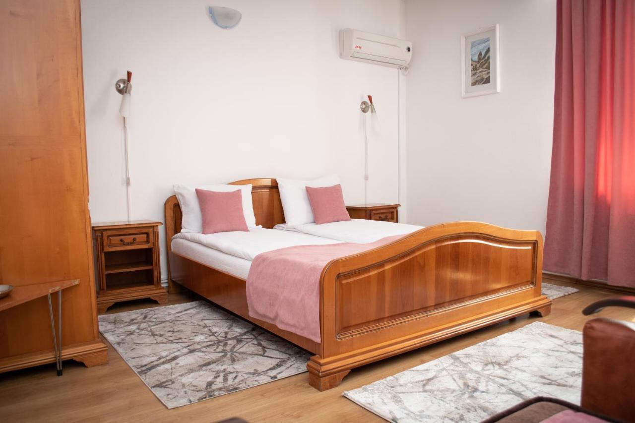 Motel Via Targu Mures Cristesti  Eksteriør billede